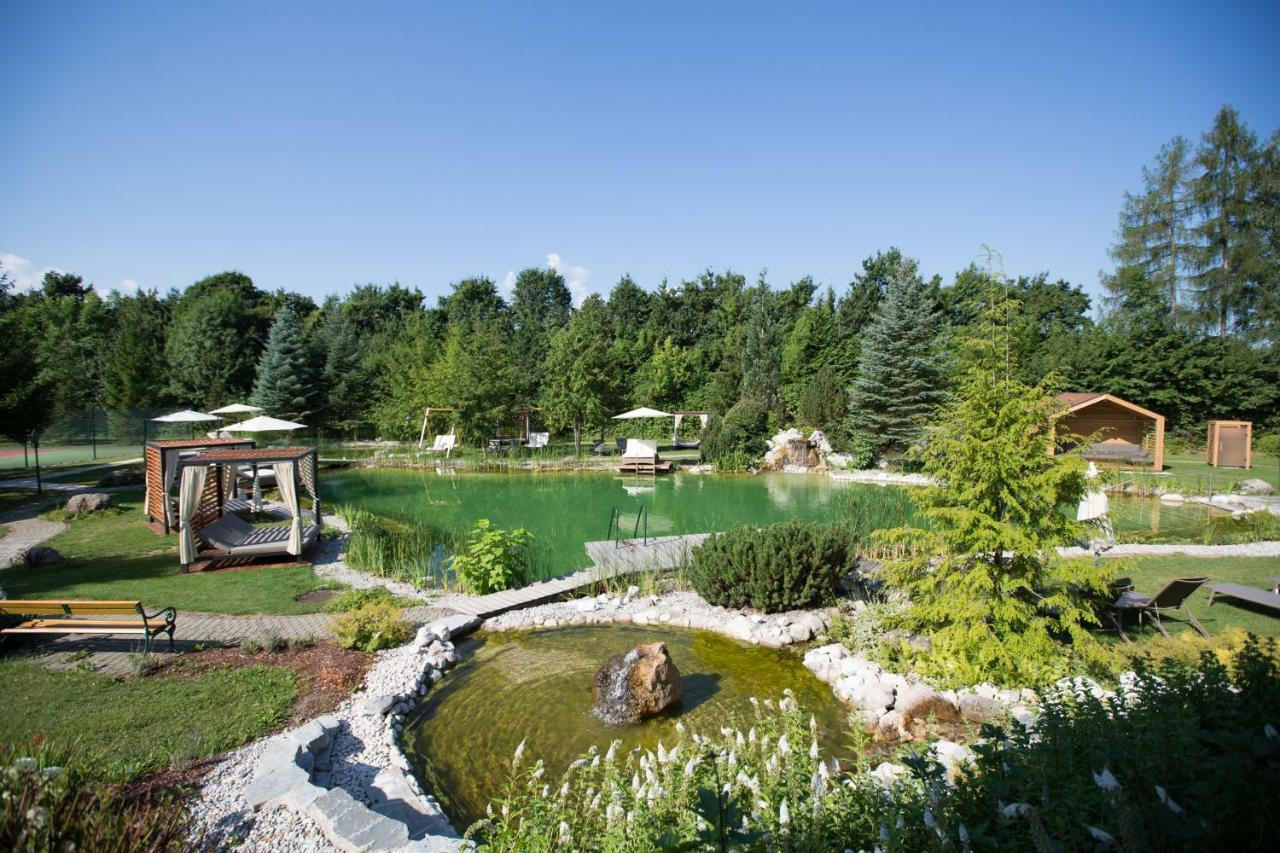 بيرجيم Genussdorf Gmachl - Hotel & Spa المظهر الخارجي الصورة